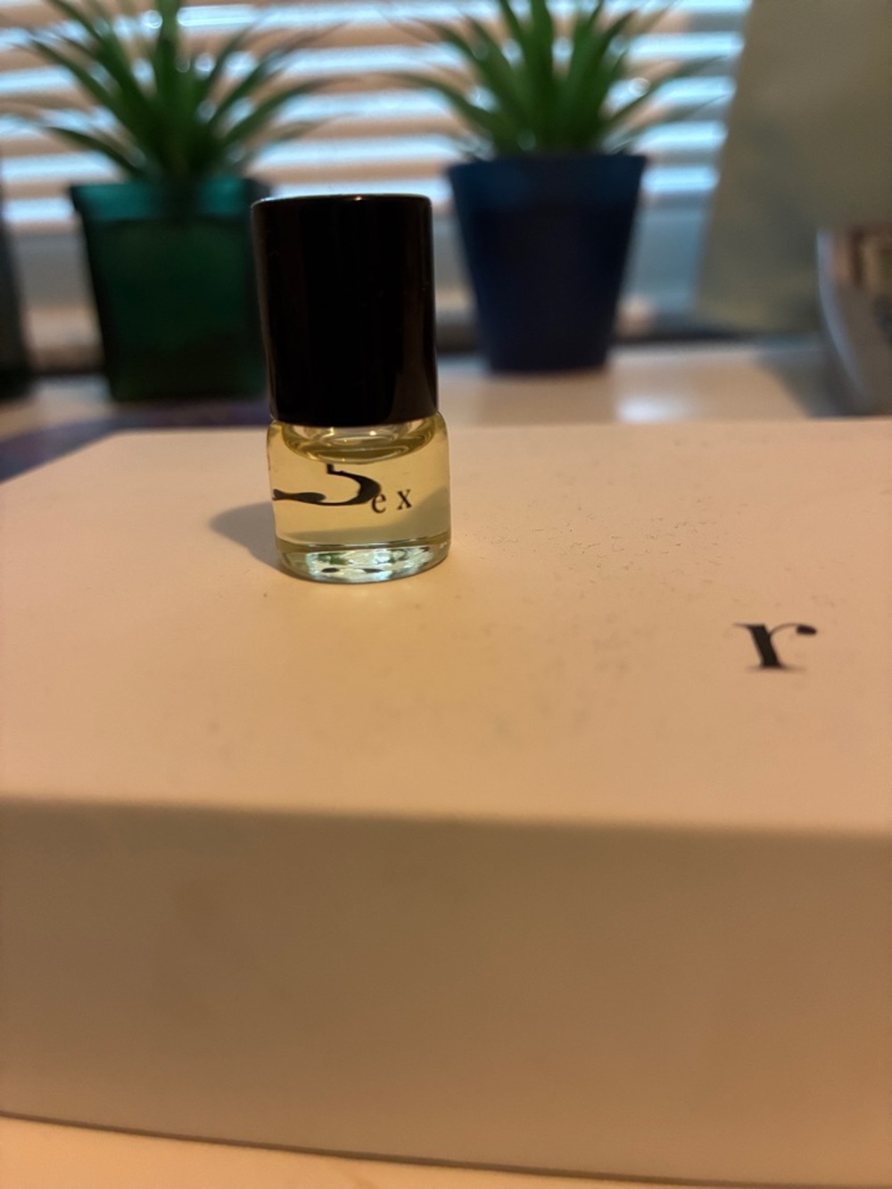 Riddle Roll On Fragrance - Ex scent sample